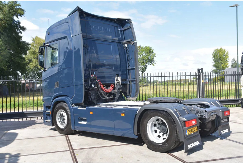 Scania S450 NGS 4x2NB - FULL AIR - RETARDER - ACC - AIRCO - 2 x FUEL TANKS - TOP CONDITION - - Tractor truck: picture 3 Scania S450 NGS 4x2NB - FULL AIR - RETARDER - ACC - AIRCO - 2 x FUEL TANKS - TOP CONDITION - - Tractor truck: picture 3