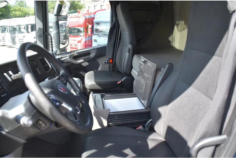 Scania S450 NGS 4x2NB - FULL AIR - RETARDER - ACC - PARK. AIRCO - 2 x FUEL TANKS - TOP CONDITION - - Tractor truck: picture 5 Scania S450 NGS 4x2NB - FULL AIR - RETARDER - ACC - PARK. AIRCO - 2 x FUEL TANKS - TOP CONDITION - - Tractor truck: picture 5