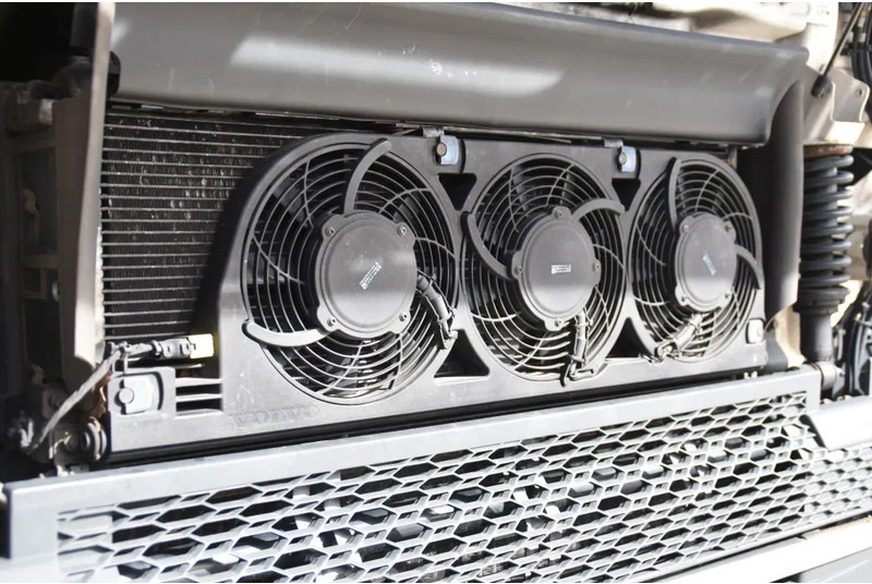 Hook lift truck Volvo FH 460 6x2*4 - PALFINGER HOOKLIFT - 841 TKM - PARK. AIRCO - WHEELBASE: 480 CM - PTO - TOP CONDITION -: picture 7 Hook lift truck Volvo FH 460 6x2*4 - PALFINGER HOOKLIFT - 841 TKM - PARK. AIRCO - WHEELBASE: 480 CM - PTO - TOP CONDITION -: picture 7