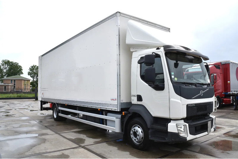 Volvo FL 280 4x2 + BOX - 294 TKM - AIRCO - DOUBLE CARGOFLOOR - ELEVATOR - REMOTE CONTROL - CAMERA - - Box truck: picture 4 Volvo FL 280 4x2 + BOX - 294 TKM - AIRCO - DOUBLE CARGOFLOOR - ELEVATOR - REMOTE CONTROL - CAMERA - - Box truck: picture 4
