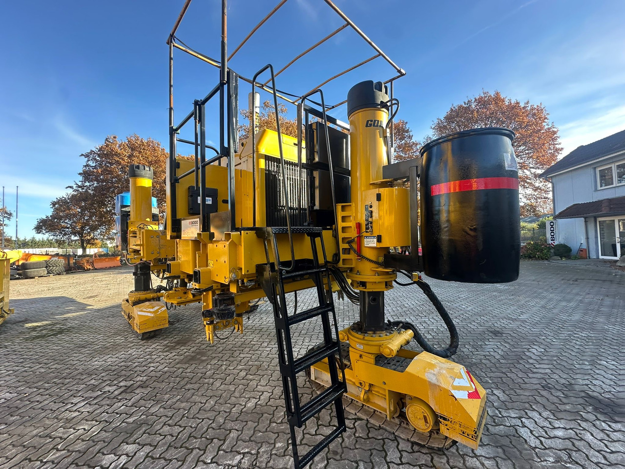 GOMACO 3300 - Slipform paver: picture 1 GOMACO 3300 - Slipform paver: picture 1