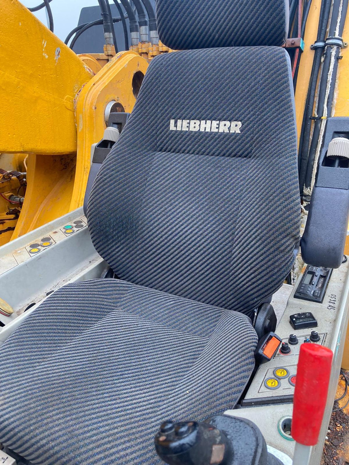 Demolition excavator LIEBHERR R964BEW: picture 8 Demolition excavator LIEBHERR R964BEW: picture 8