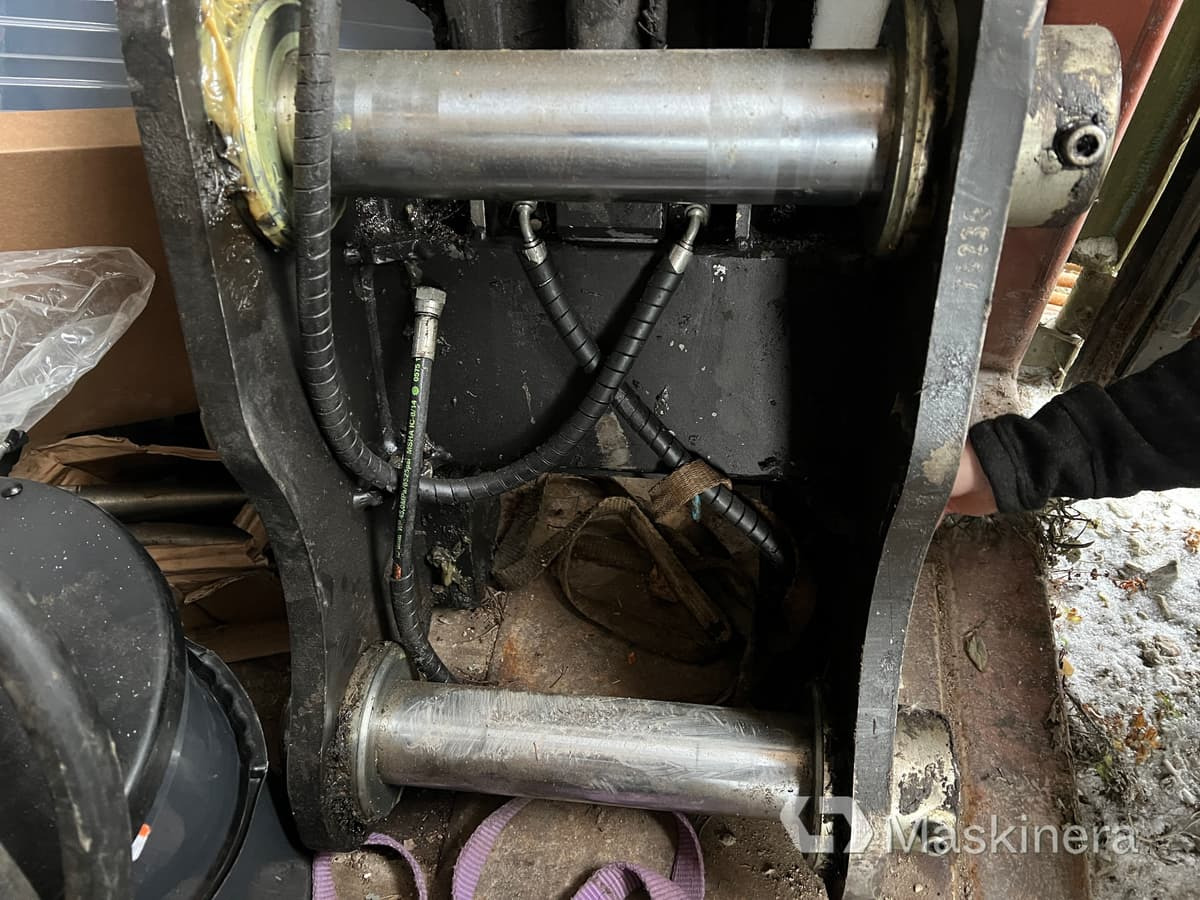 Redskapsfäste B20 Engcon RFS1 - Attachment for Construction machinery: picture 4 Redskapsfäste B20 Engcon RFS1 - Attachment for Construction machinery: picture 4