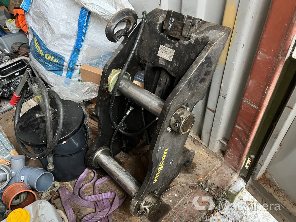 Redskapsfäste B20 Engcon RFS1 - Attachment for Construction machinery: picture 1 Redskapsfäste B20 Engcon RFS1 - Attachment for Construction machinery: picture 1