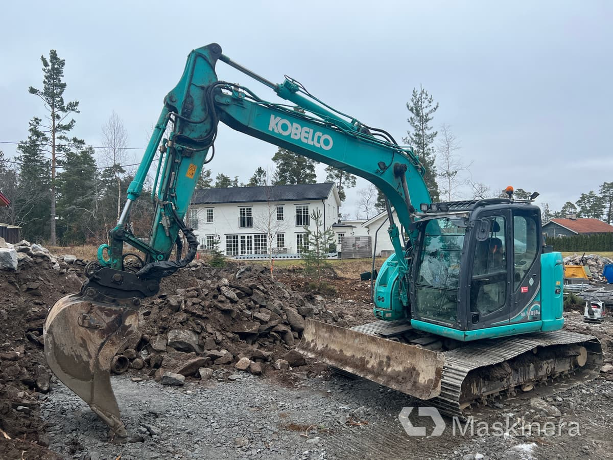 Grävmaskin Kobelco SK140SRLC-5 med tiltrotator & redskap - Crawler excavator: picture 1 Grävmaskin Kobelco SK140SRLC-5 med tiltrotator & redskap - Crawler excavator: picture 1
