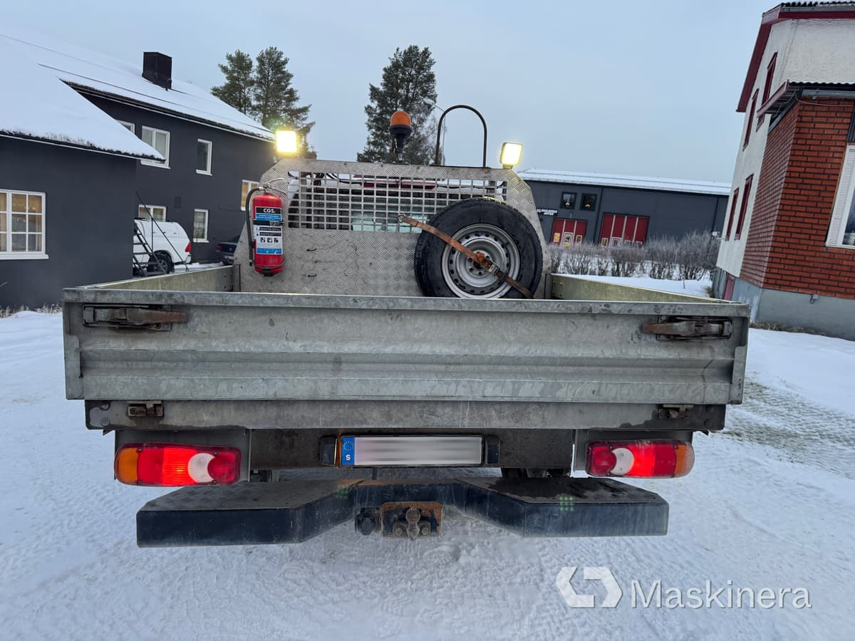 Pickup Nissan Navara med flak - Small van: picture 4 Pickup Nissan Navara med flak - Small van: picture 4