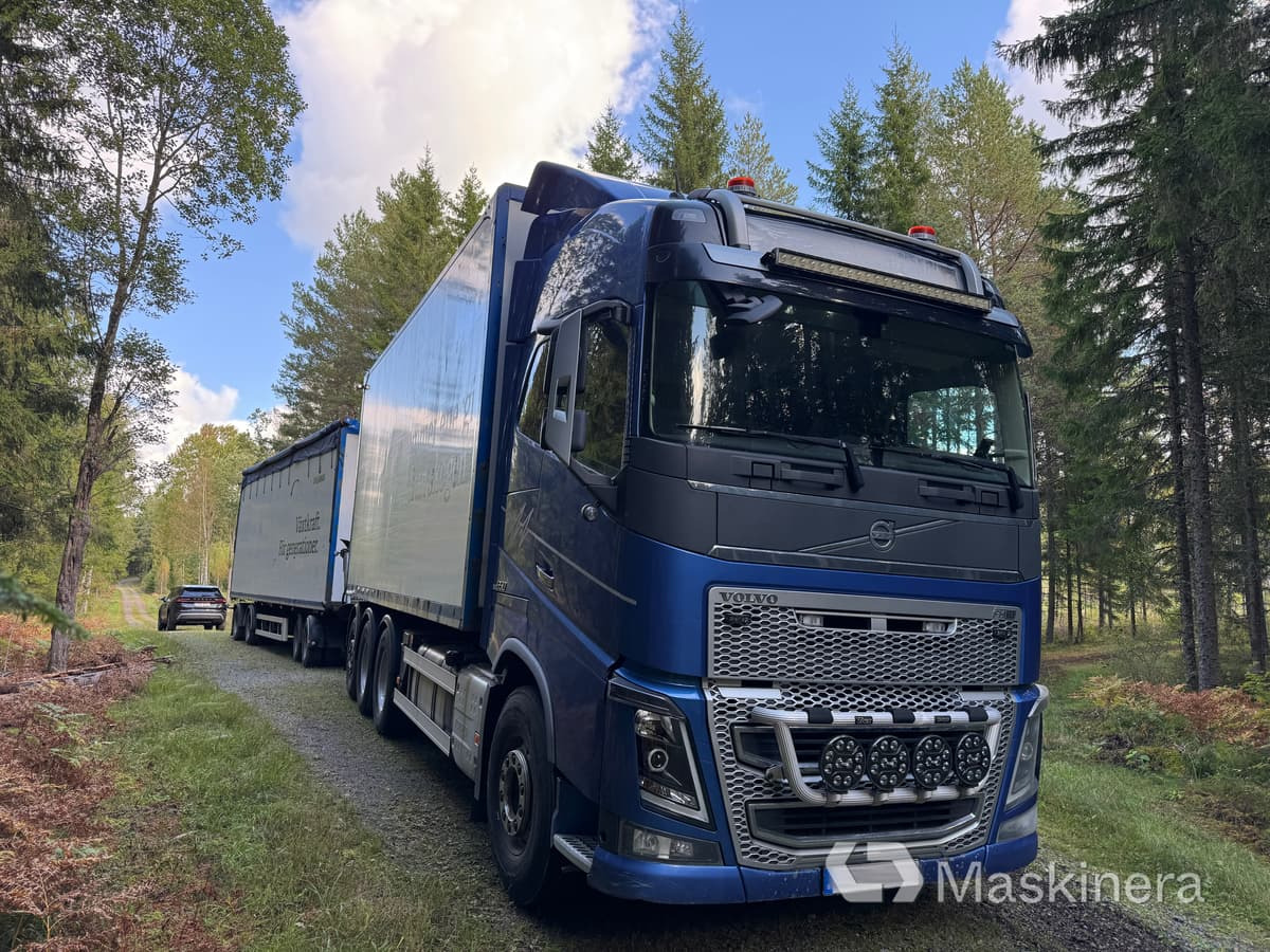 Flisbil Volvo FH16 8X4 med kran & sidtipp - Tractor truck, Tipper trailer: picture 3 Flisbil Volvo FH16 8X4 med kran & sidtipp - Tractor truck, Tipper trailer: picture 3