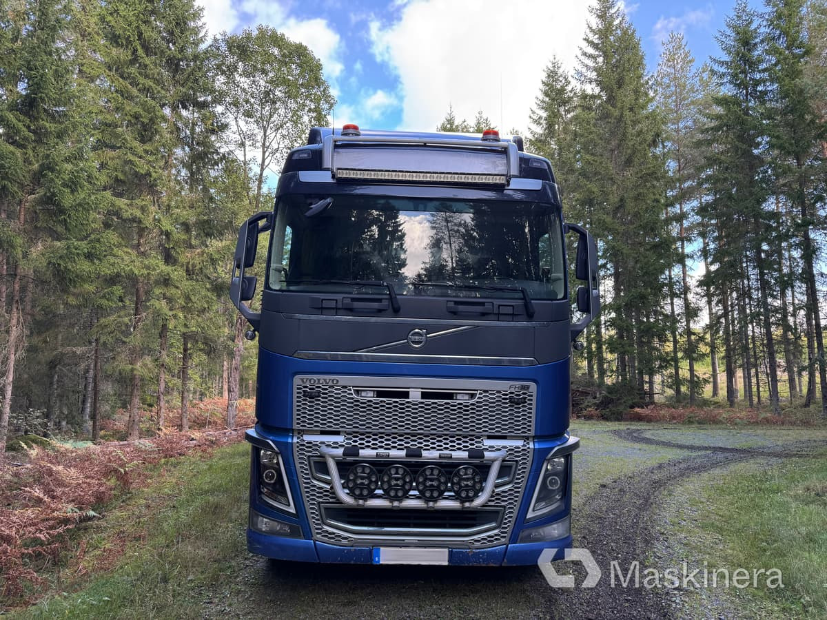 Flisbil Volvo FH16 8X4 med kran & sidtipp - Tractor truck, Tipper trailer: picture 2 Flisbil Volvo FH16 8X4 med kran & sidtipp - Tractor truck, Tipper trailer: picture 2