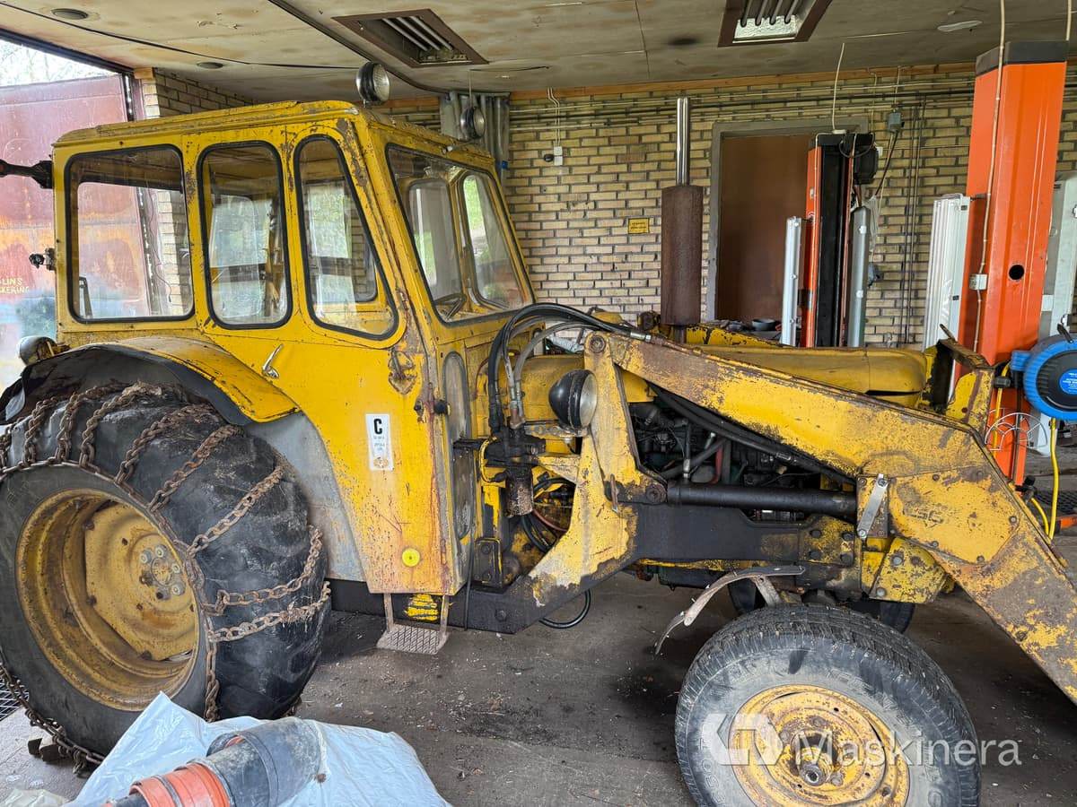 Traktor Volvo BM 400 med lastare (Rep. objekt) - Farm tractor: picture 4 Traktor Volvo BM 400 med lastare (Rep. objekt) - Farm tractor: picture 4