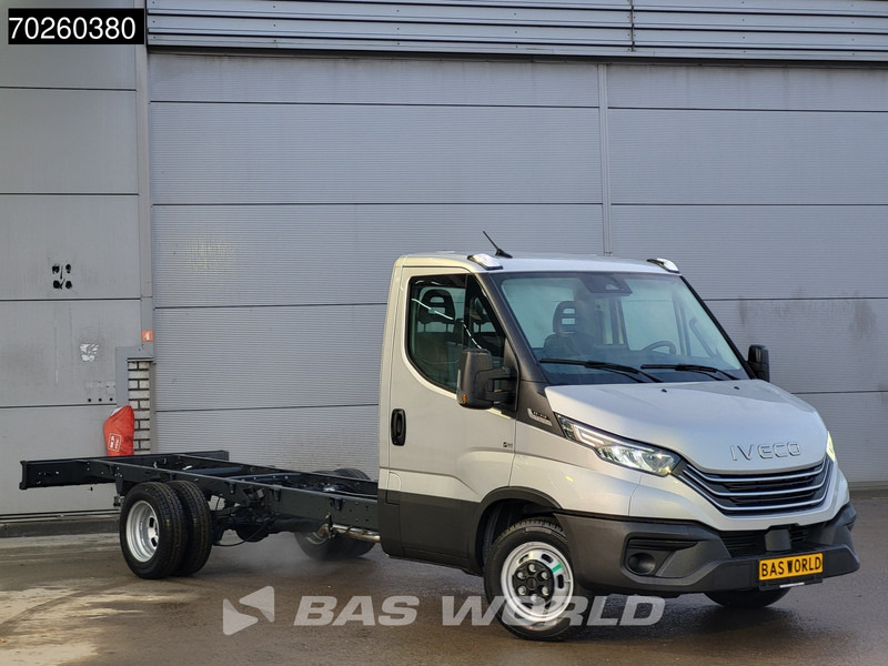 Iveco Daily 35C21 Automaat 410wb Dubbellucht 2025model Chassis Cabine ACC Fahrgestell Airco - Commercial truck: picture 2 Iveco Daily 35C21 Automaat 410wb Dubbellucht 2025model Chassis Cabine ACC Fahrgestell Airco - Commercial truck: picture 2