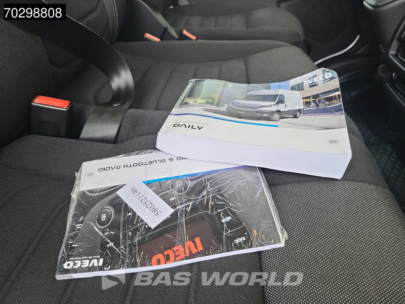 Closed box van Iveco Daily 35C16 Laadklep Dubbellucht Bakwagen 160PK Airco Euro6 Meubelbak Koffer Airco: picture 17 Closed box van Iveco Daily 35C16 Laadklep Dubbellucht Bakwagen 160PK Airco Euro6 Meubelbak Koffer Airco: picture 17