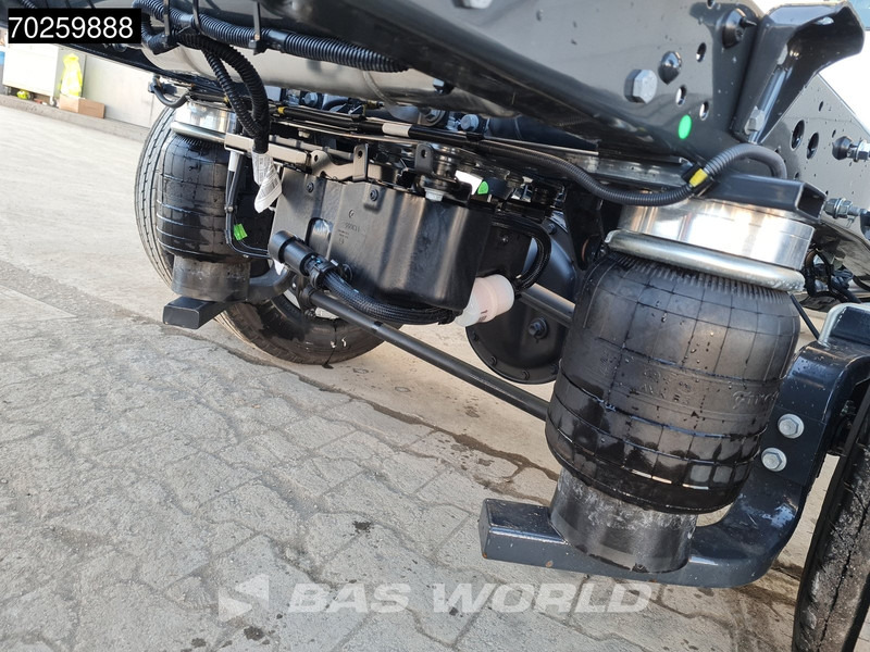 Iveco Daily 35C18 3.0L Automaat Luchtvering Laadklep Zijdeur Dubbellucht Bakwagen 180PK LED Airco Cruise Camera Lat om Lat D'Hollandia Euro6 - Closed box van: picture 5 Iveco Daily 35C18 3.0L Automaat Luchtvering Laadklep Zijdeur Dubbellucht Bakwagen 180PK LED Airco Cruise Camera Lat om Lat D'Hollandia Euro6 - Closed box van: picture 5