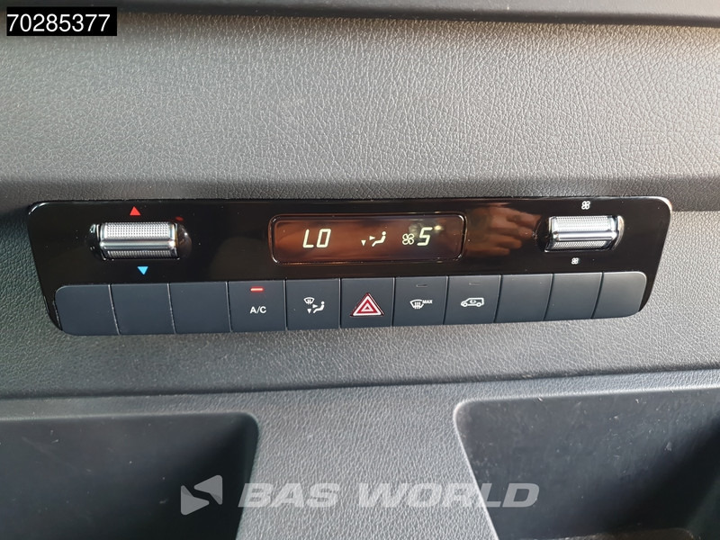 Panel van Mercedes-Benz Sprinter 317 CDI Automaat 3,5t Trekhaak L2H2 170PK Airco Camera MBUX Euro6 L2 12m3 Airco: picture 15