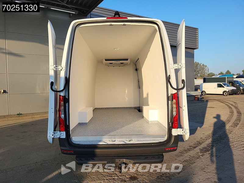 Mercedes-Benz Sprinter 317 CDI L3H2 Koelwagen Thermo King V-200 MAX 230V Stekker Trekhaak Airco Cruise Camera Navi Koeler Koel Kühlwagen 12m3 Airco Tre - Refrigerated delivery van: picture 3 Mercedes-Benz Sprinter 317 CDI L3H2 Koelwagen Thermo King V-200 MAX 230V Stekker Trekhaak Airco Cruise Camera Navi Koeler Koel Kühlwagen 12m3 Airco Tre - Refrigerated delivery van: picture 3