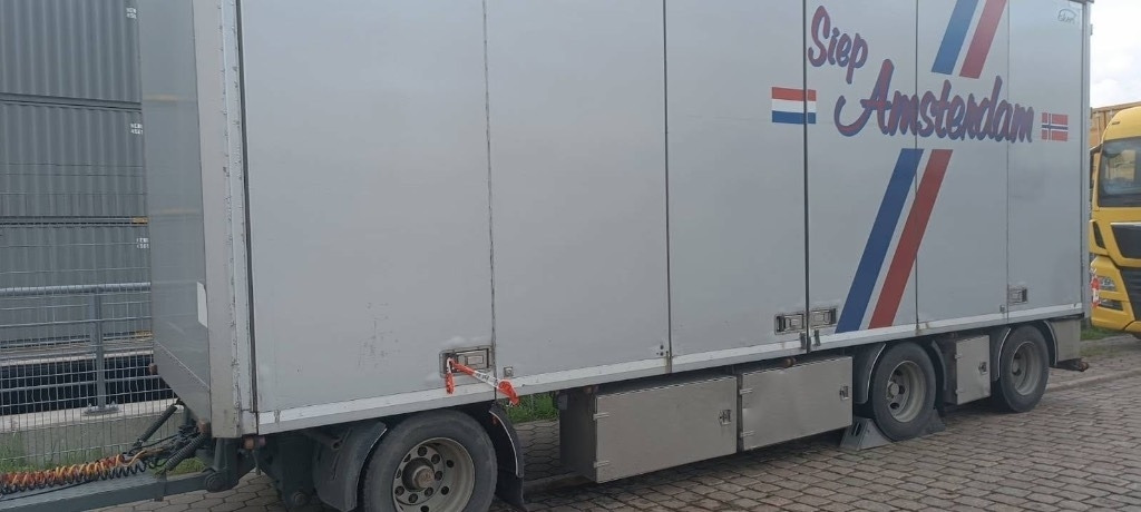 Floor 20 palet - Closed box trailer: picture 3 Floor 20 palet - Closed box trailer: picture 3