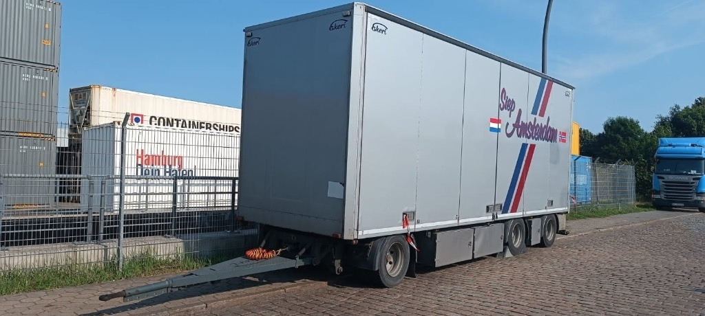 Floor 20 palet - Closed box trailer: picture 1 Floor 20 palet - Closed box trailer: picture 1