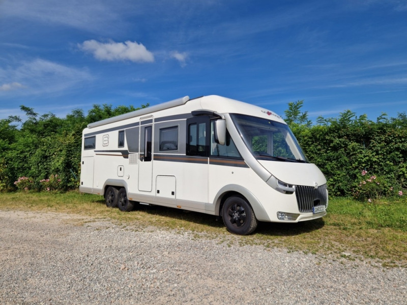 Carthago Chic C-Line I 5.9 XL LE - Integrated motorhome: picture 1 Carthago Chic C-Line I 5.9 XL LE - Integrated motorhome: picture 1