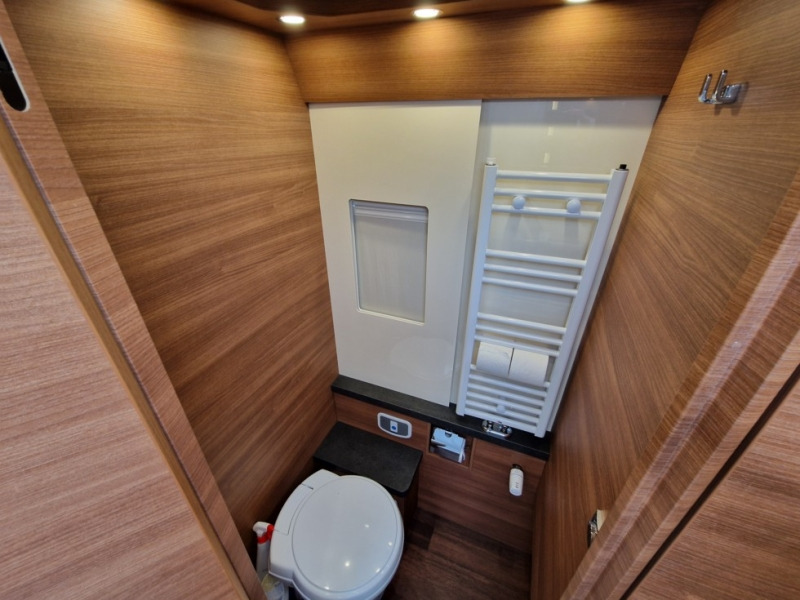 Integrated motorhome Carthago Chic C-Line I 5.9 XL LE: picture 13