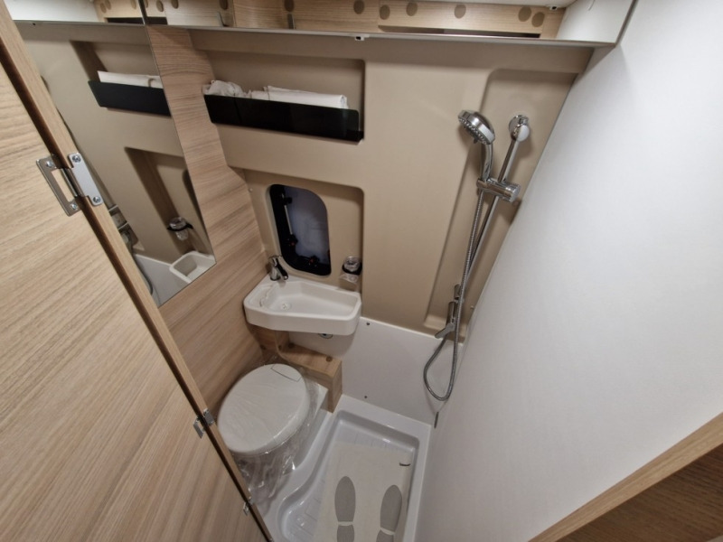New Camper van Chausson First Line V594L: picture 12
