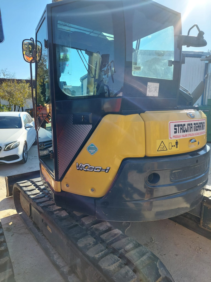Yanmar Vio80-1A - Mini excavator: picture 3 Yanmar Vio80-1A - Mini excavator: picture 3