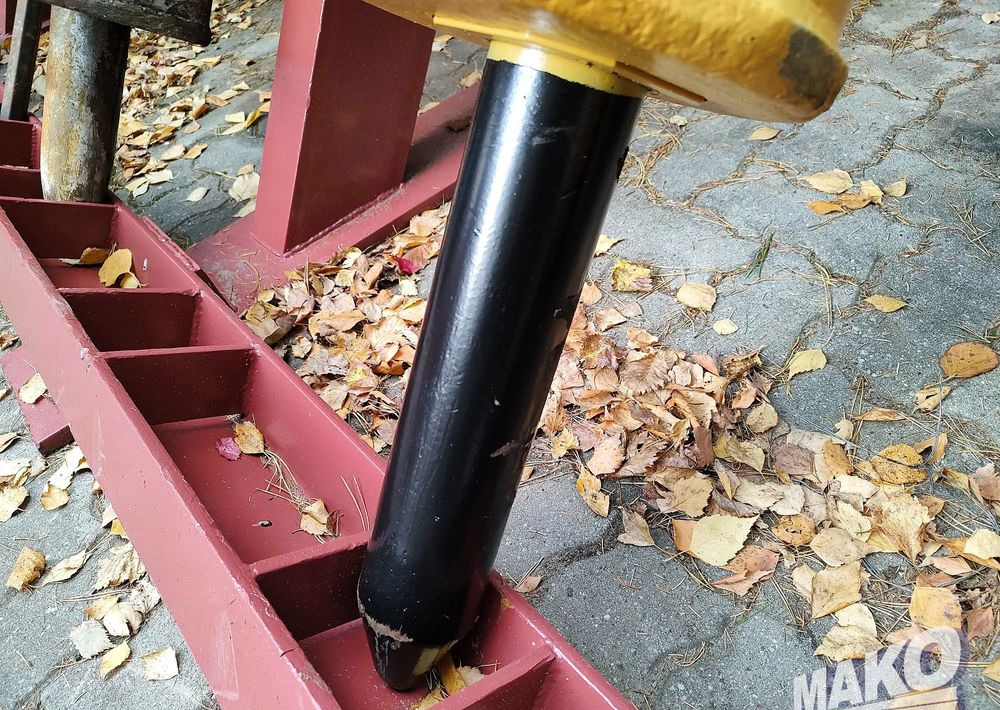 Młot hydrauliczny Montabert SC36 390kg do koparki - Attachment for Construction machinery: picture 2 Młot hydrauliczny Montabert SC36 390kg do koparki - Attachment for Construction machinery: picture 2