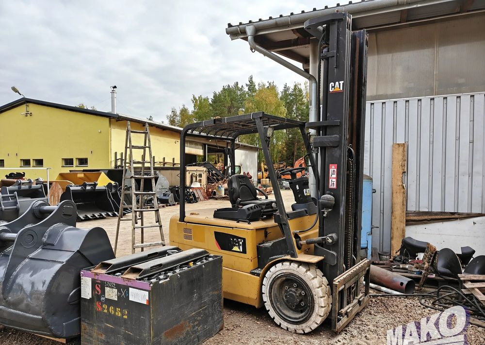 Caterpillar EP35K-PAC - Electric forklift: picture 2 Caterpillar EP35K-PAC - Electric forklift: picture 2