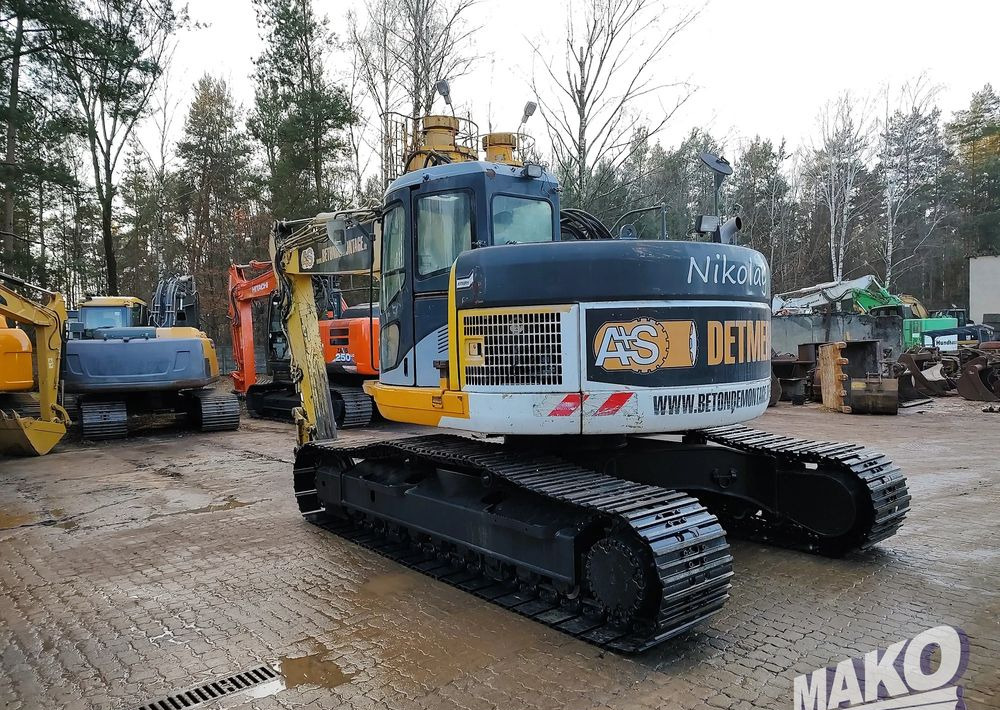 Komatsu PC228USLC-3 - Crawler excavator: picture 2 Komatsu PC228USLC-3 - Crawler excavator: picture 2