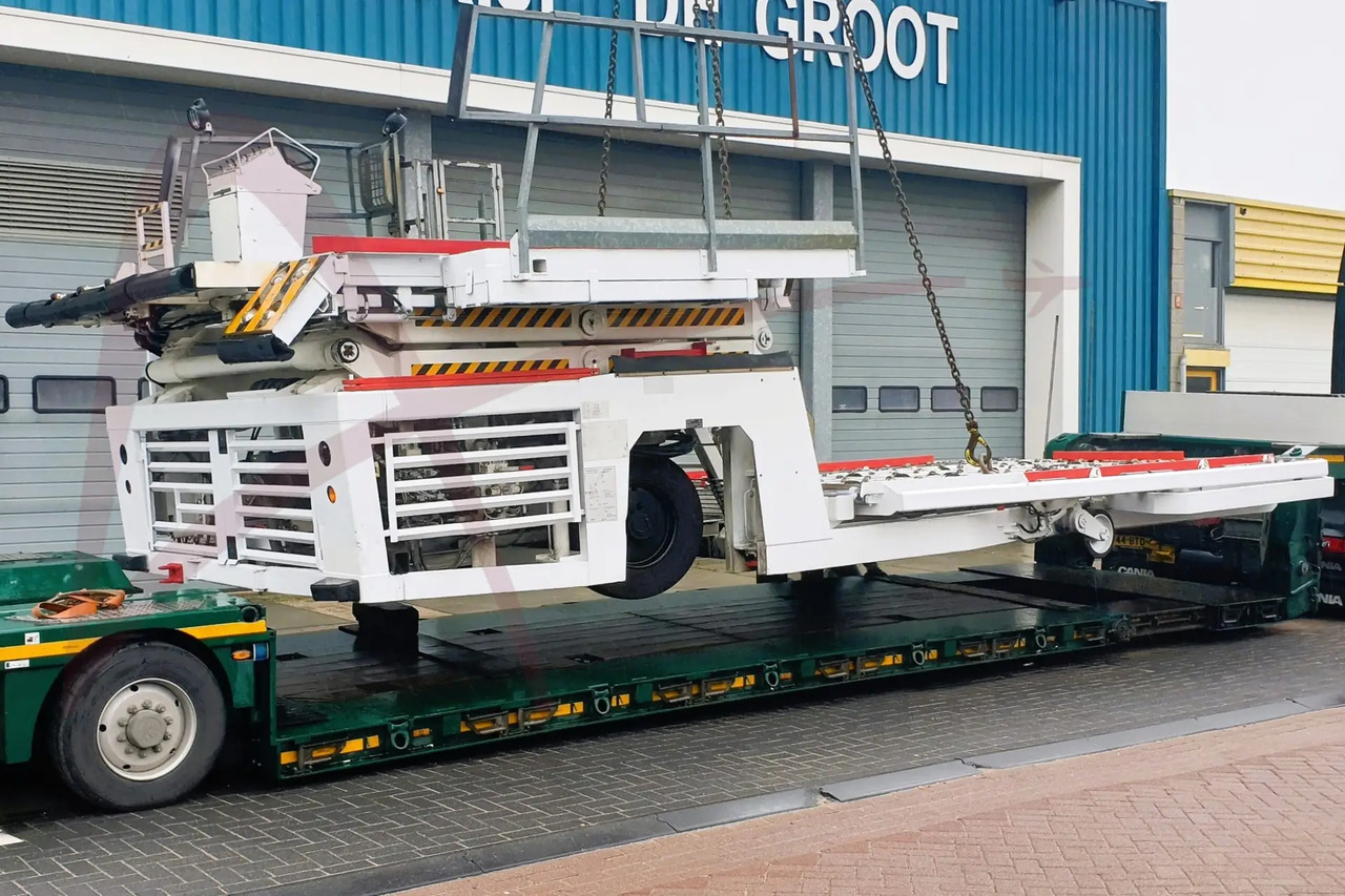 AIR MARREL LAM7000 DP/MDL8 - Aircraft cargo loader: picture 2 AIR MARREL LAM7000 DP/MDL8 - Aircraft cargo loader: picture 2