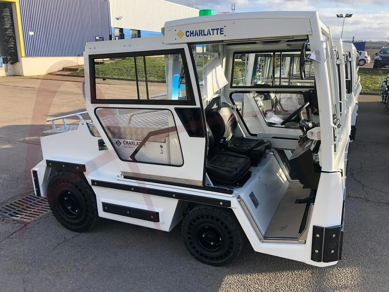 CHARLATTE T135 EVO - Baggage tractor: picture 1 CHARLATTE T135 EVO - Baggage tractor: picture 1