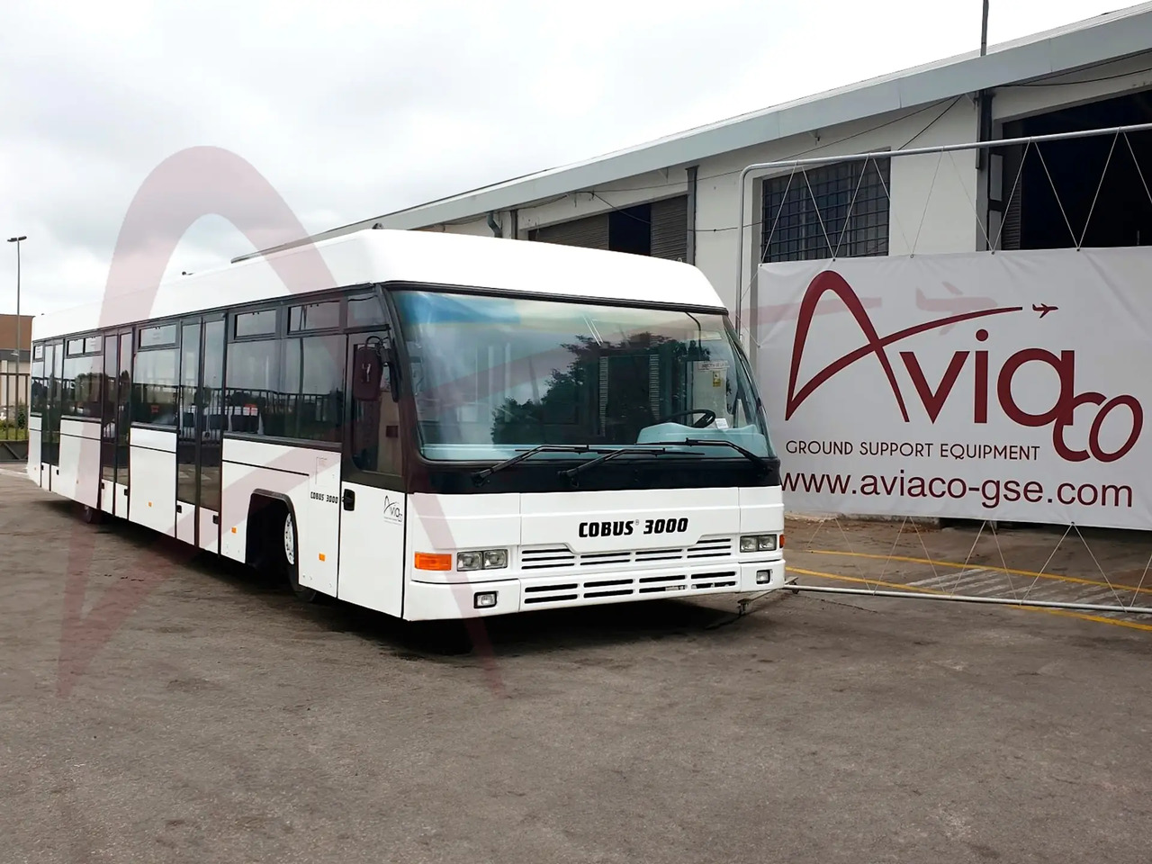 CONTRAC COBUS 3000 - Airport bus: picture 2 CONTRAC COBUS 3000 - Airport bus: picture 2