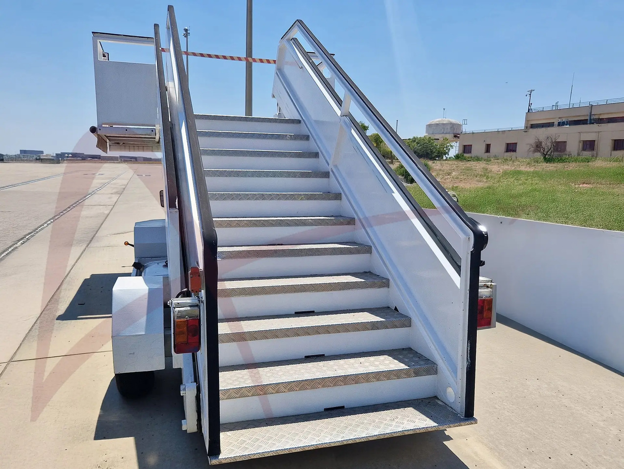 EINSA EDA-18425 - Passenger stairs: picture 2 EINSA EDA-18425 - Passenger stairs: picture 2