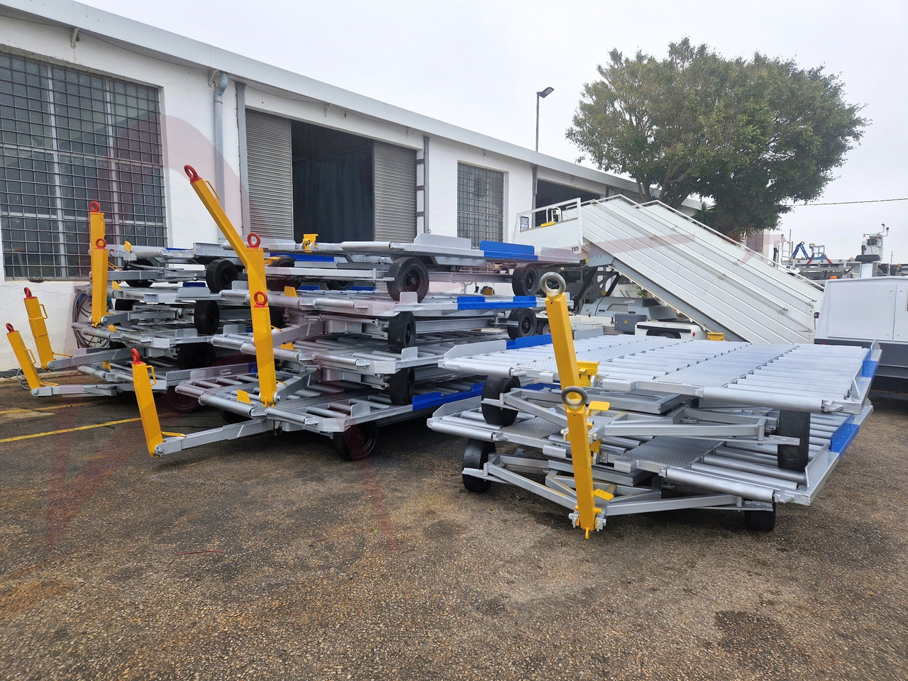 - Ground support equipment: picture 1 - Ground support equipment: picture 1