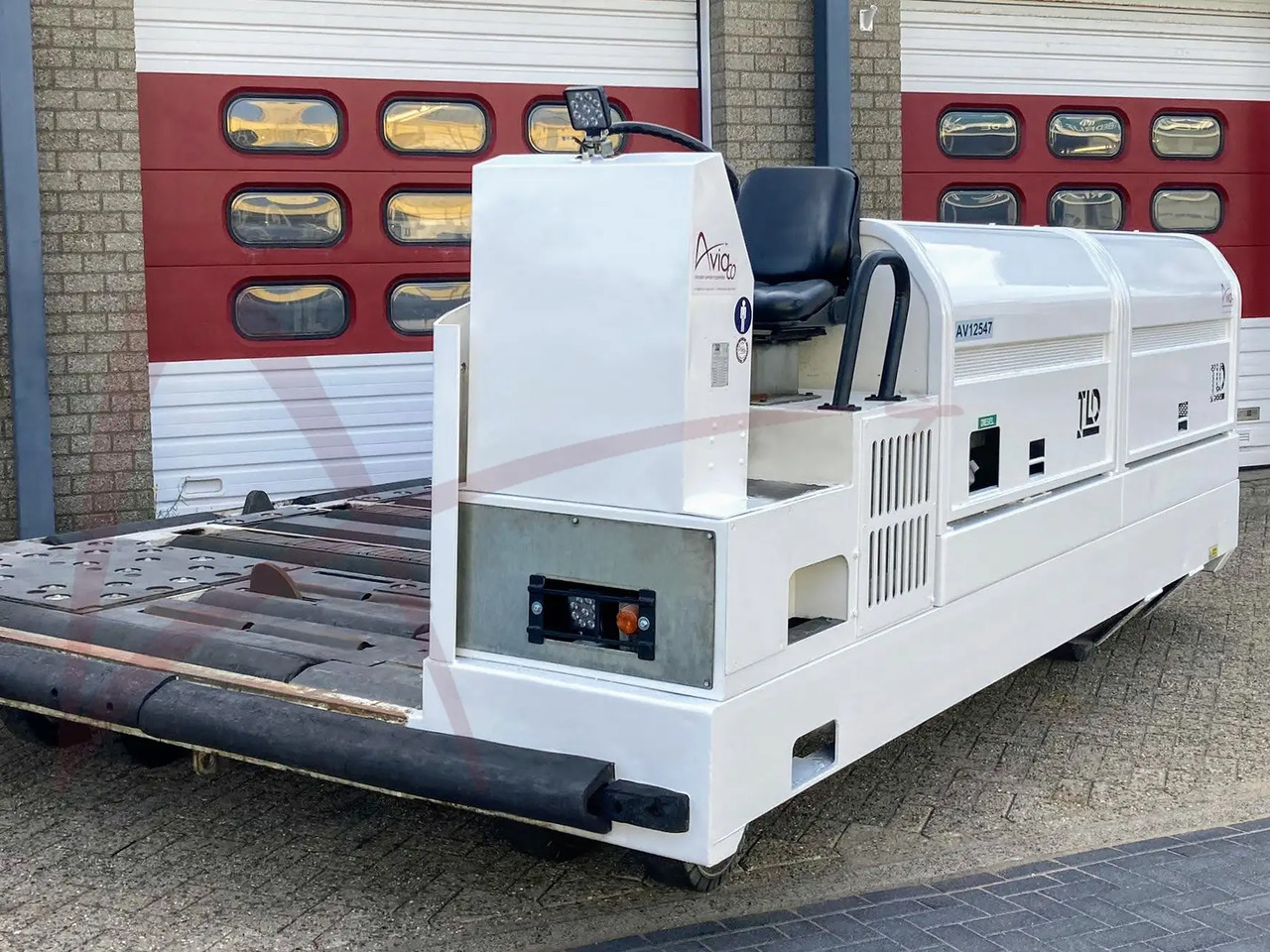 TLD TF10 FTC - Ground support equipment: picture 1 TLD TF10 FTC - Ground support equipment: picture 1