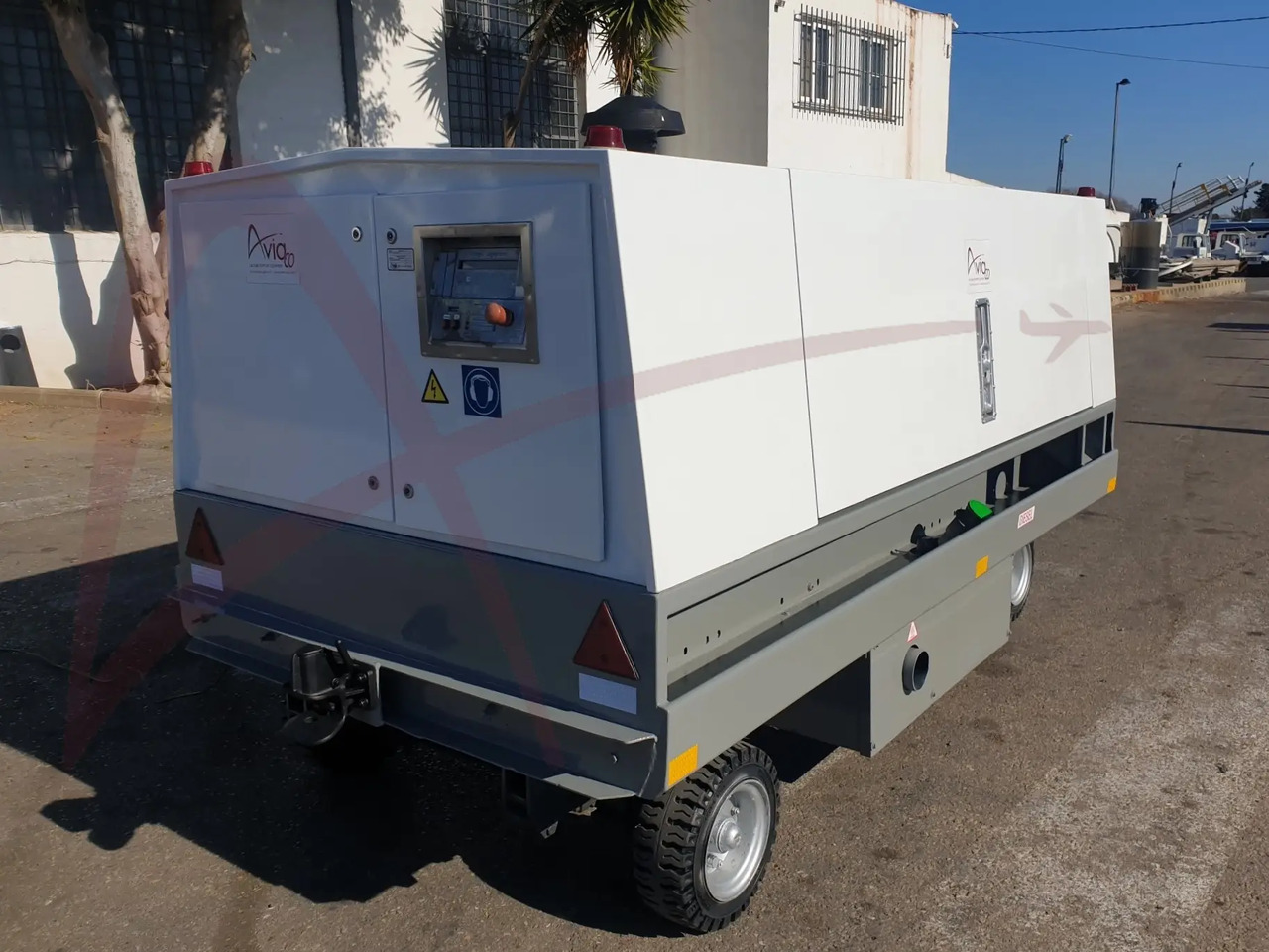 HITZINGER 100MDI1 - Ground power unit: picture 1 HITZINGER 100MDI1 - Ground power unit: picture 1