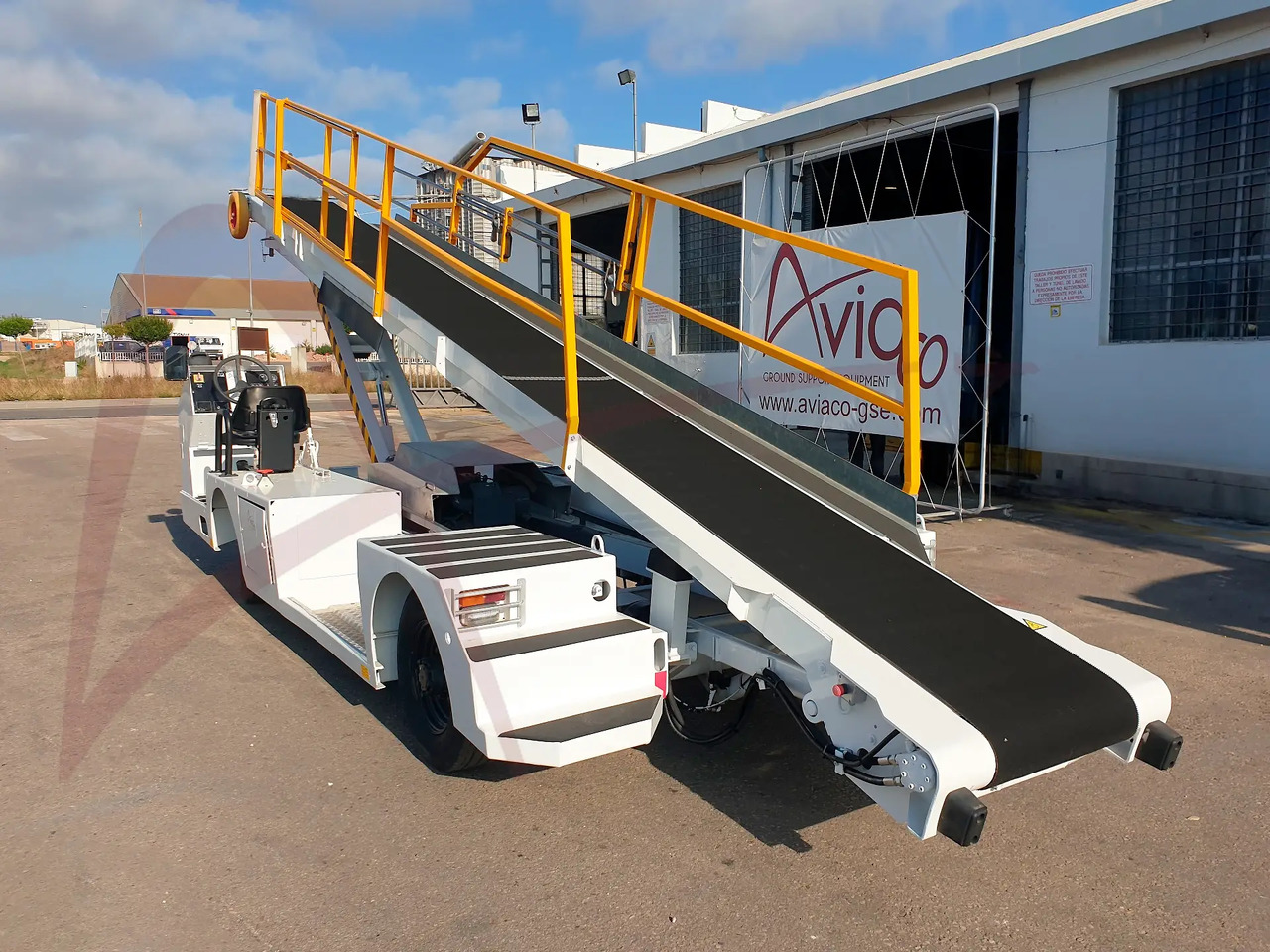 Belt loader TLD NBL-D: picture 1