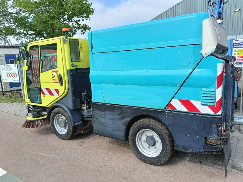 Bucher CityCat 2020 vacuum water bezemwagen veegmachine - Road sweeper: picture 5 Bucher CityCat 2020 vacuum water bezemwagen veegmachine - Road sweeper: picture 5