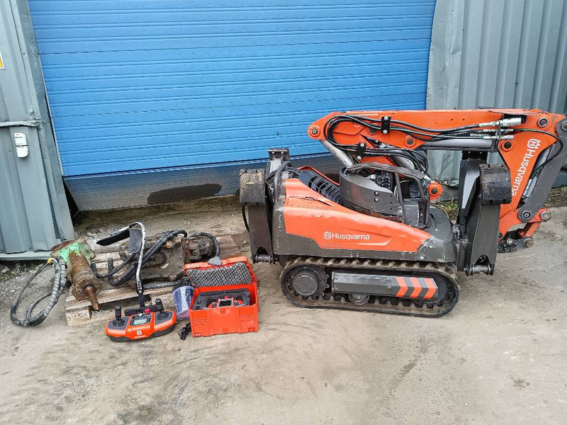 Husqvarna DXR 140 robot demolition remote excavator bagger - Crawler excavator: picture 1 Husqvarna DXR 140 robot demolition remote excavator bagger - Crawler excavator: picture 1