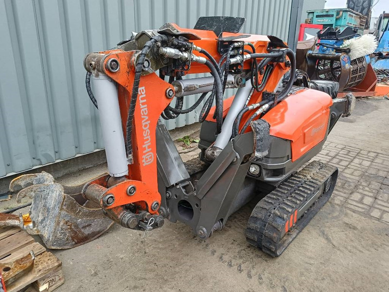 Husqvarna DXR 310 demolition robot remote excavator bagger - Crawler excavator: picture 4 Husqvarna DXR 310 demolition robot remote excavator bagger - Crawler excavator: picture 4