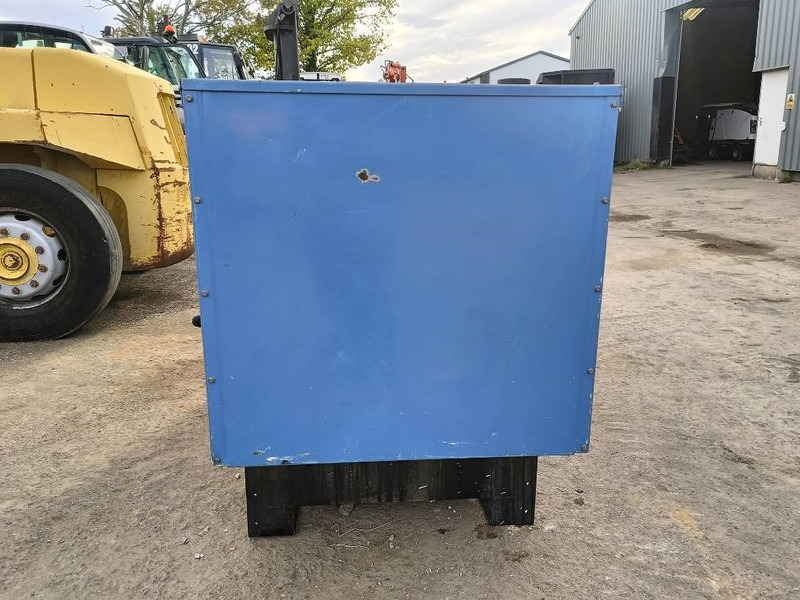SDMO J 44 K 44kva 64 A 35 kw generator aggregaat silent - Generator set: picture 5 SDMO J 44 K 44kva 64 A 35 kw generator aggregaat silent - Generator set: picture 5