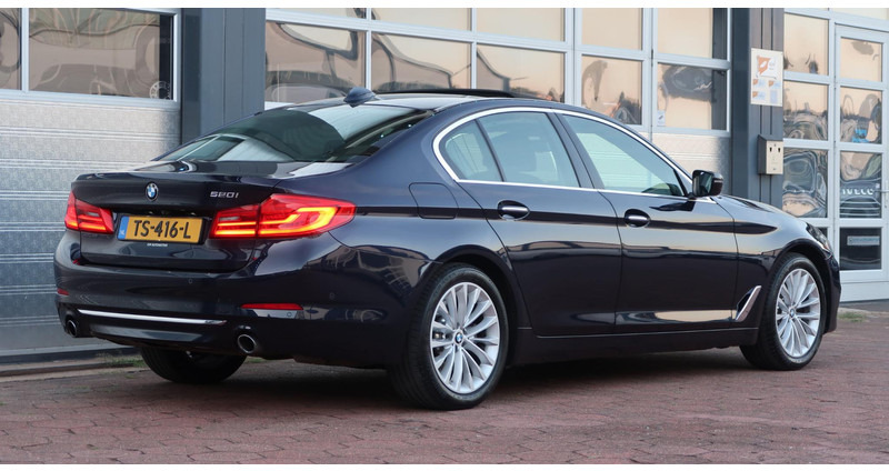 BMW 5 Serie 520i High Executive SCHUIFDAK/ NAPPA-LEDER/ ACC/ HEAD-UP/ H&K / ETC. - Sedan: picture 4 BMW 5 Serie 520i High Executive SCHUIFDAK/ NAPPA-LEDER/ ACC/ HEAD-UP/ H&K / ETC. - Sedan: picture 4
