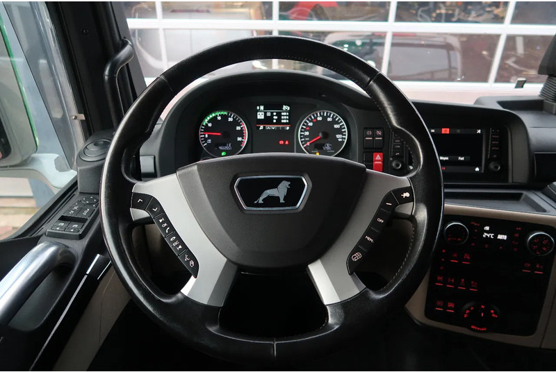 MAN TGX TGX 33.640 6X4 /RETARDER/ HYDRAULIK/ ALCOA'S/ LED/ ETC! - Tractor truck: picture 4 MAN TGX TGX 33.640 6X4 /RETARDER/ HYDRAULIK/ ALCOA'S/ LED/ ETC! - Tractor truck: picture 4