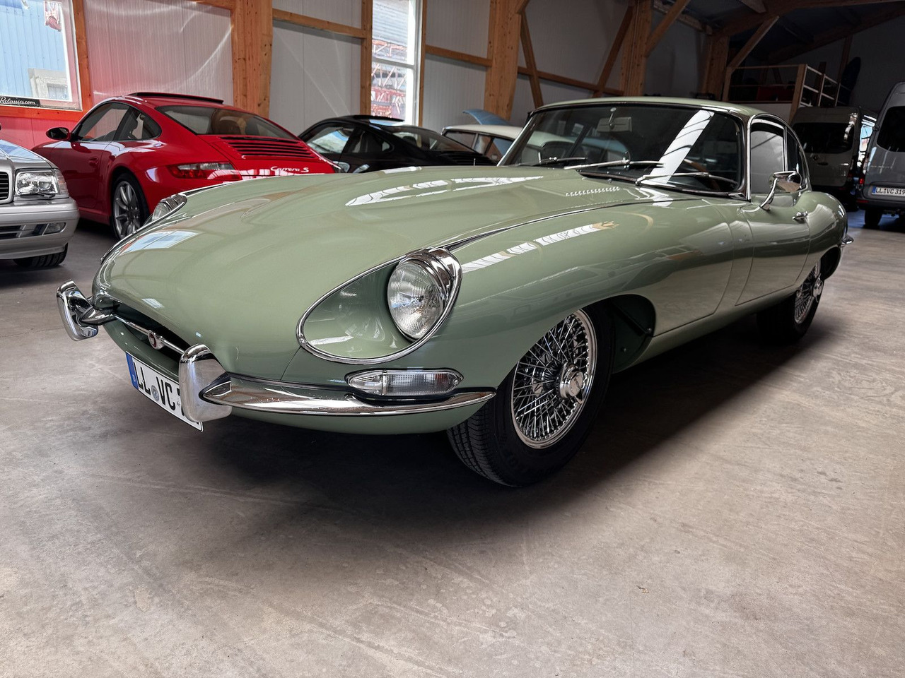 Jaguar E-Type 4.2 Litre Serie 1.5 FHC - Car: picture 1 Jaguar E-Type 4.2 Litre Serie 1.5 FHC - Car: picture 1