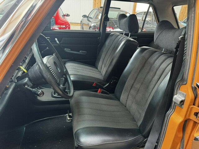 MERCEDES-BENZ 200 D/8 W115... - Sedan: picture 3 MERCEDES-BENZ 200 D/8 W115... - Sedan: picture 3