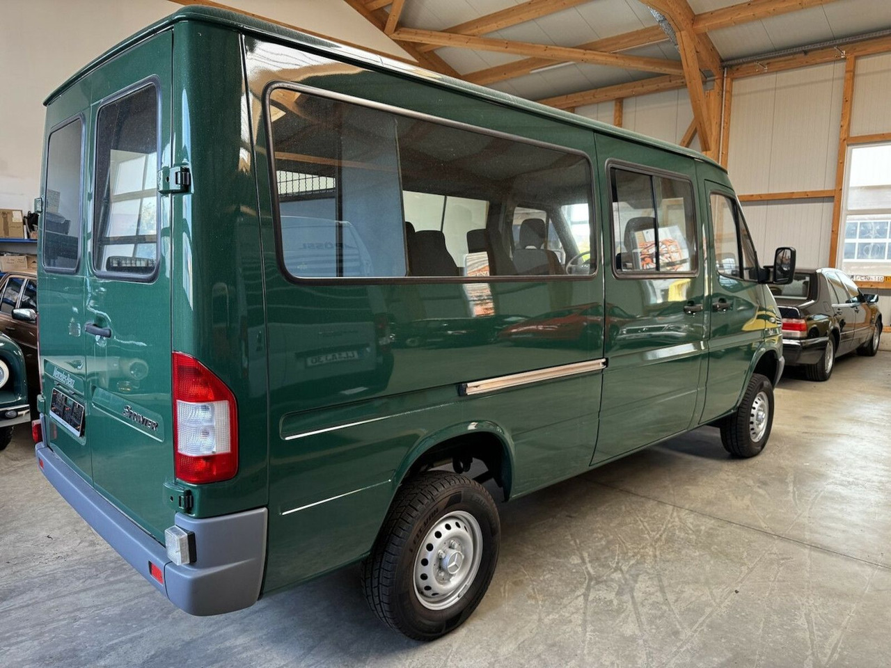 Mercedes-Benz Sprinter 313 CDI 4x4 Allrad ZG3 Topzustand! - Passenger van, Combi van: picture 5 Mercedes-Benz Sprinter 313 CDI 4x4 Allrad ZG3 Topzustand! - Passenger van, Combi van: picture 5
