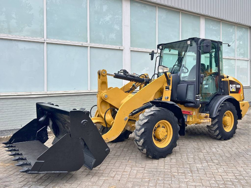Cat 906 M     2016 - Wheel loader: picture 1 Cat 906 M     2016 - Wheel loader: picture 1