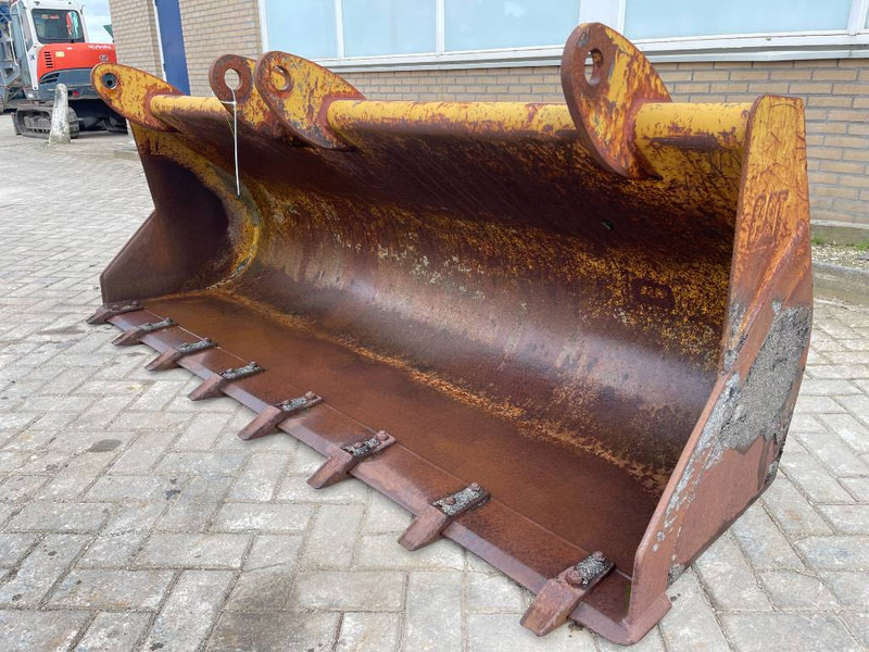 Cat Backhoe bucket - Bucket for Construction machinery: picture 3 Cat Backhoe bucket - Bucket for Construction machinery: picture 3