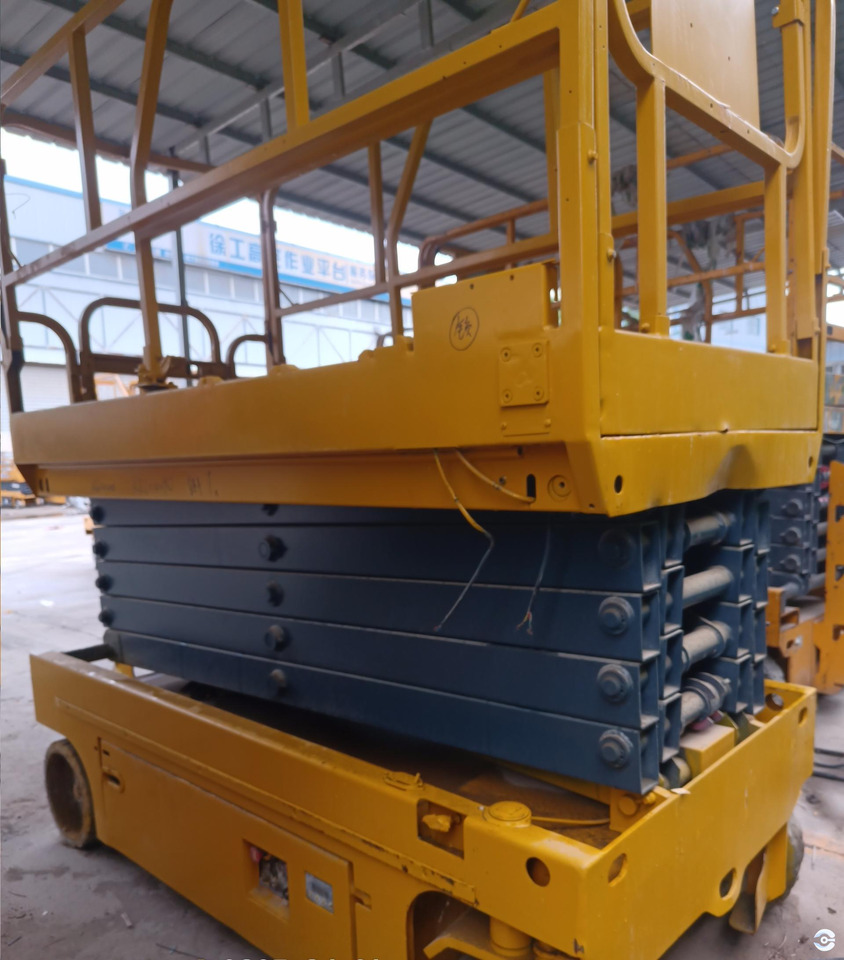 XCMG XG1212HD Hydrailic drive 12m used scissor lift platform price - Construction machinery: picture 3 XCMG XG1212HD Hydrailic drive 12m used scissor lift platform price - Construction machinery: picture 3