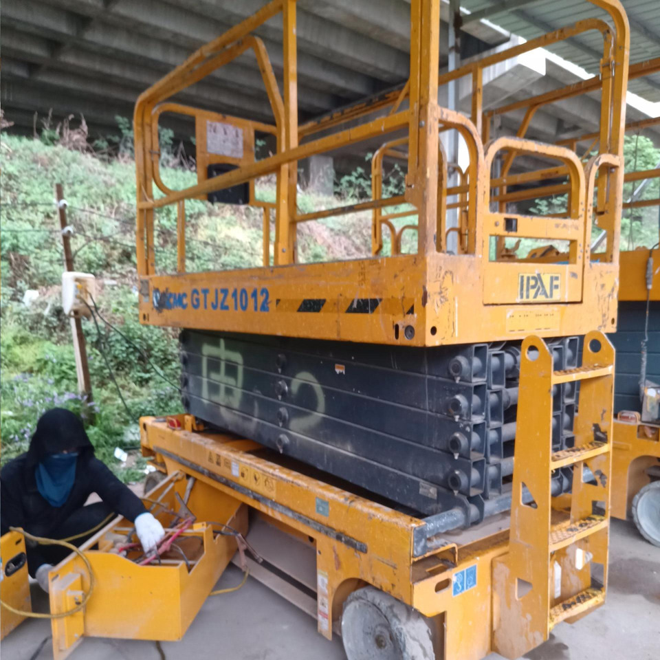 XCMG GTJZ1012 used 10m hydraulic scissor lift in good condition - Scissor lift: picture 5 XCMG GTJZ1012 used 10m hydraulic scissor lift in good condition - Scissor lift: picture 5
