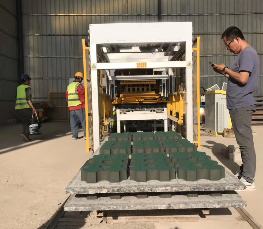 XCMG MM10-15 Hydraform Interlocking Brick Machine Block Making Machine in Nigeria Kenya South Africa - Block making machine: picture 2 XCMG MM10-15 Hydraform Interlocking Brick Machine Block Making Machine in Nigeria Kenya South Africa - Block making machine: picture 2