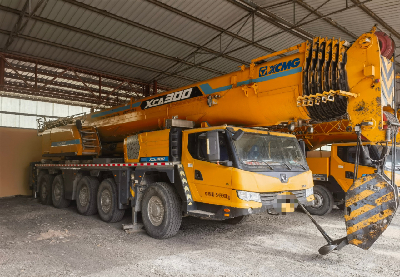 XCMG Official Second Hand 220 Ton Mobile Crane XCA220 Lifting All Terrain Crane Cheap Price - All terrain crane: picture 2 XCMG Official Second Hand 220 Ton Mobile Crane XCA220 Lifting All Terrain Crane Cheap Price - All terrain crane: picture 2